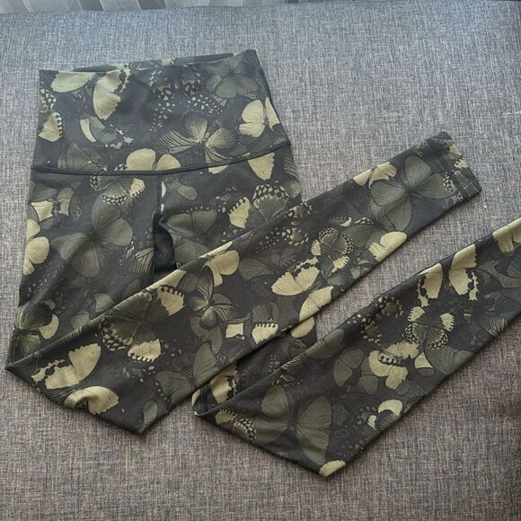 Lululemon Wunder Under Pant *Full-On Luon
Biggie So Fly Butterfly Size 4 - Picture 11 of 11